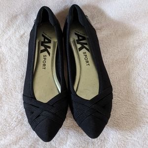 AK black sport flats